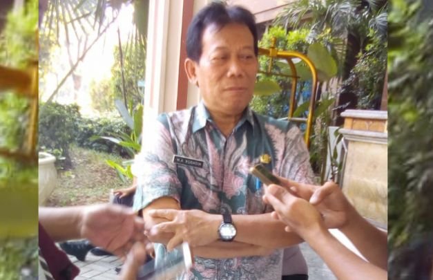 Foto :  Drs. H. Akhmad Kosasih, Sekretaris DPRD Kabupaten Bekasi