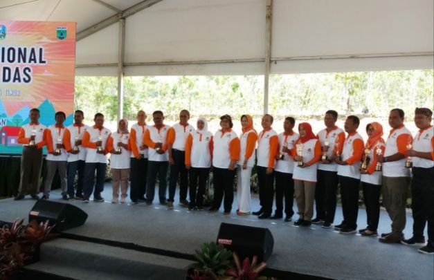 Foto: Suasana saat sesi foto bersama dalam acara GNPDAS.