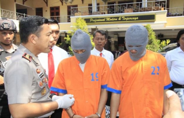 Foto: Kapolres Lumajang, AKBP adewira Negara Siregar saat memimpin konferensi pers.