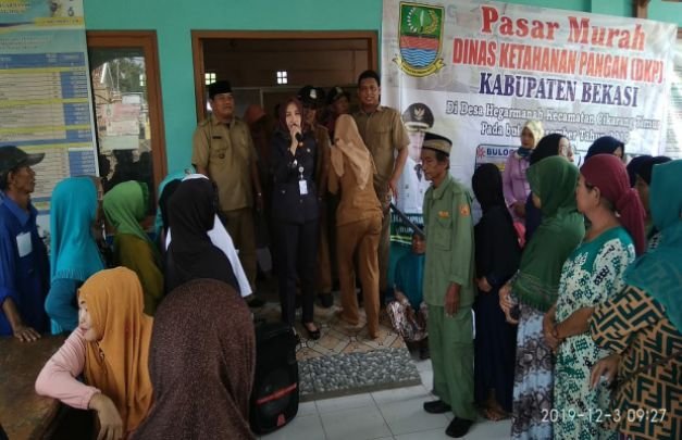 Foto : Pasar murah