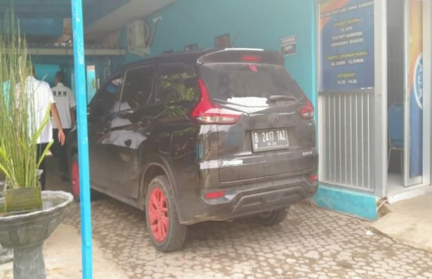Foto: Mobil yang membawa dua terduga penyalahgunaan Narkoba