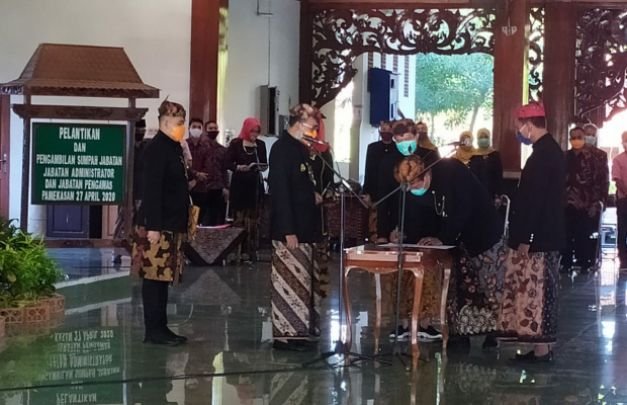 Foto: Bupati Pamekasan saat acara pelantikan 73 pejabat administrator dan pengawas di lingkungan Kabupaten Pamekasan