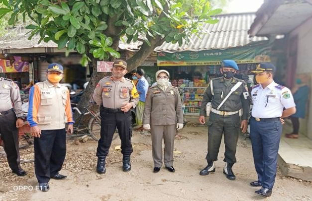Foto: Kabid Tibum Pol PP Pamekasan Bersama Kabag OPS, Komandan CPM dan Dishub di Pasar Gurem