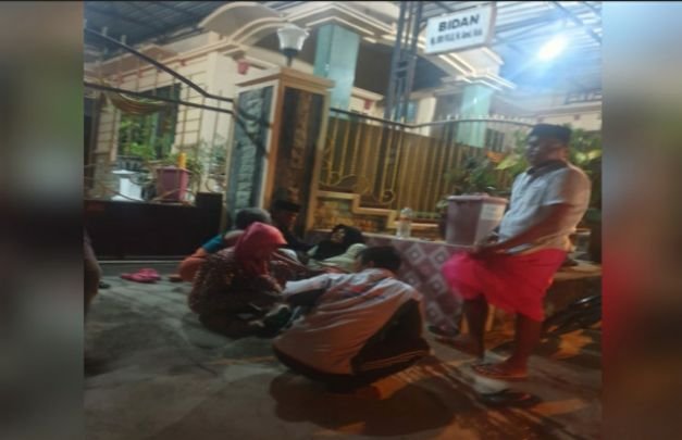 Foto : Tempat praktek Bidan SF