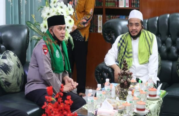 Foto: Kapolda Jatim Irjen Pol M. Fadil Imran saat berkunjung ke Ponpes Al-Amien Parenduan Sumenep