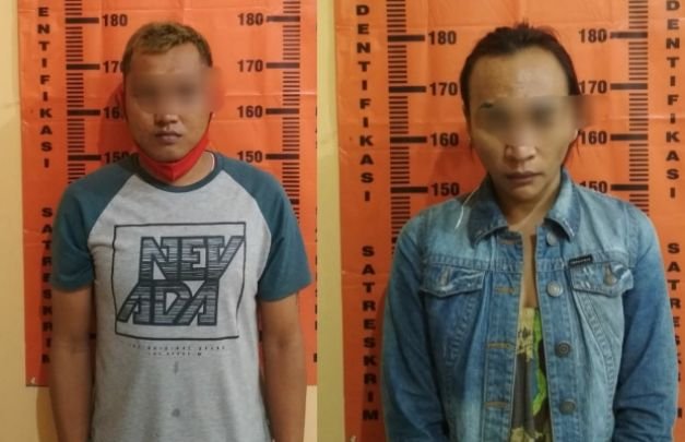 Foto: Dua tersangka narkoba Tiyos Ade Candra alias KEKE dan Andi Kurniawan.