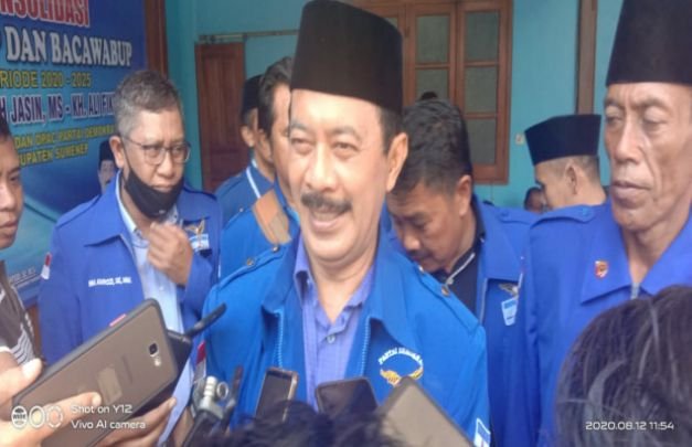 Foto: Beri keterangan, Fattah Jasin saat diwawancara oleh sejumlah awak media
