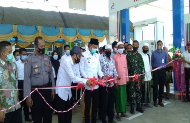 Foto : Wabup meresmikan SPBU di Desa Ragung Sampang