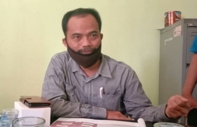 Foto: Komisioner Bawaslu Sumenep Imam Syafi'i saat dimintai keterangan
