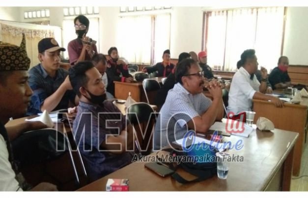 Foto : Aliansi Damai Pantura audiensi di kantor DPMD Kabupaten Sampang