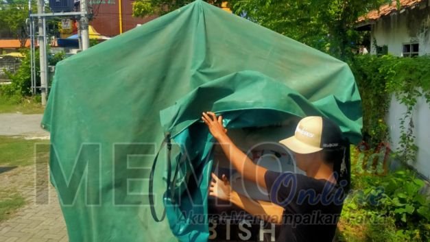 Foto : Mobil pick up yang diduga membawa pupuk bersubsidi diamankan di polres Sampang 