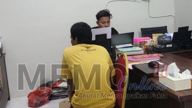 Foto : Tersangka Mamang diperiksa penyidik Satreskrim Polres Sampang 