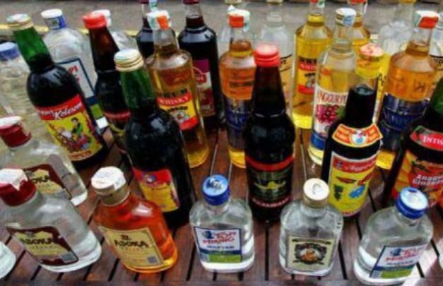 Foto: Ilustrasi sejumlah botol miras 