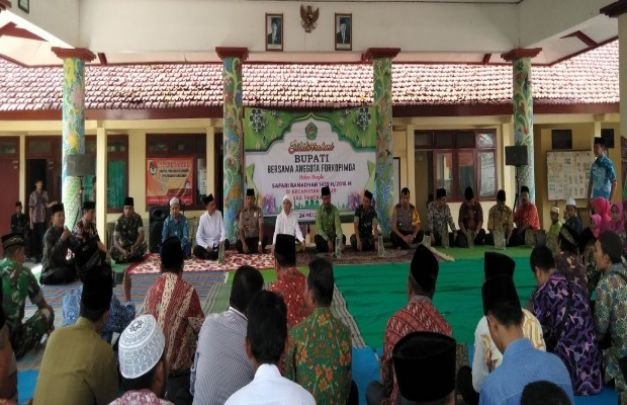 Foto: PLh Bupati Pamekasan saat Memberikam Himbauan Larangan ASN Ikut Campur Kampanye