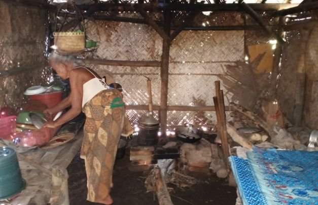 Foto: Bu Siti saat ditemui reporter memoonline.co.id di rumahnya