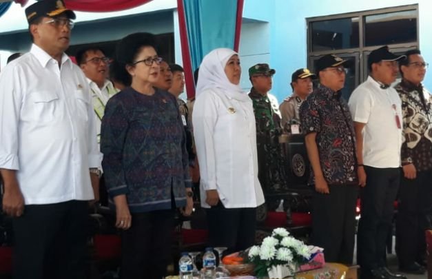 Foto: Gubernur Jawa Timur (tengah baju putih) saat peresmian rumah sakit apung di Sumenep