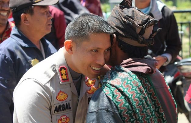 Foto: Kapolres saat bertemu langsung dengn warga Argosari