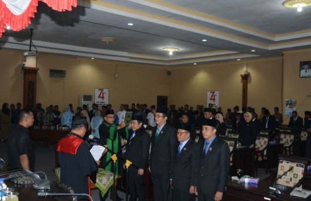 Foto: pelantikan empat pimpinan DPRD Sumenep