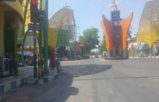 Foto: Proyek "Sunscreen" di simpang empat jantung kota sumenep