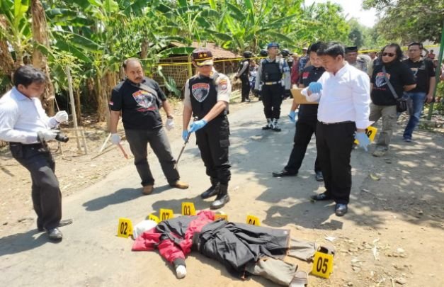 Foto: Kapolres Lumajang, memimpin jalannya olah TKP