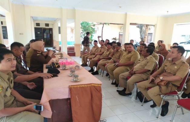 Foto: monitoring penggunaan DD/ADD oleh Kejari Bondowoso