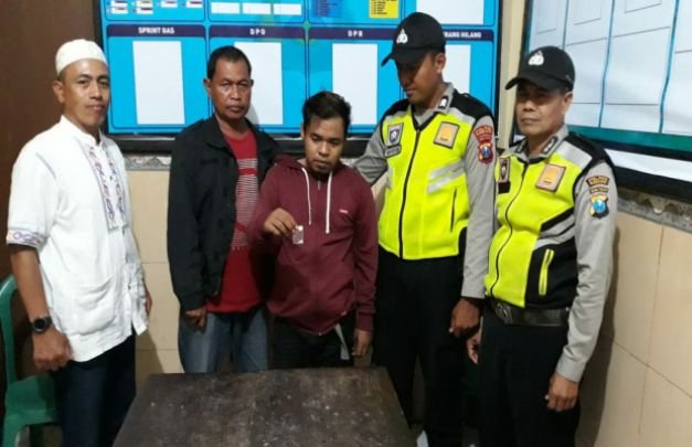 Foto: Pemuda Yang Diamankan di Kantor Polsek Pademawu