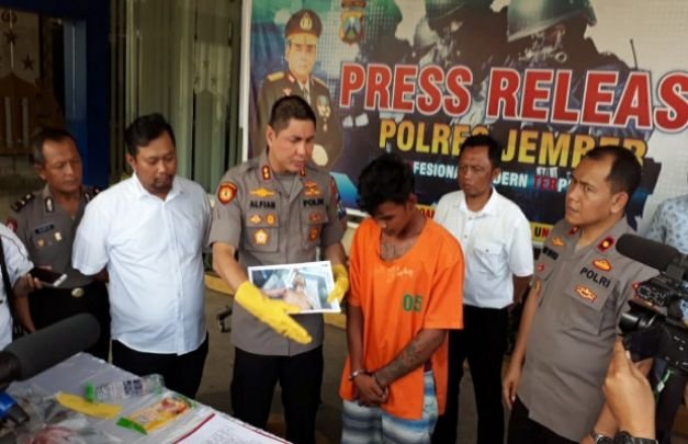 Foto: pelaku penganiayaan saàt press release di Mapolres Jember
