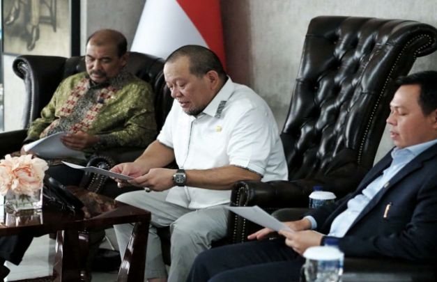 Foto : Rapat konsultasi Pimpinan DPD RI dengan Wapres RI