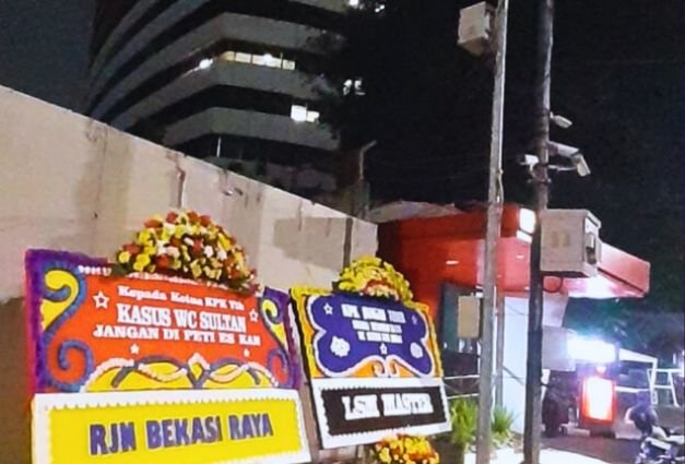 Foto: Karangan bunga untuk KPK 