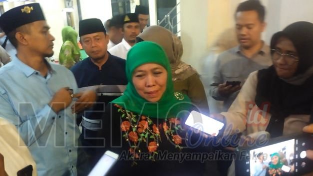 Foto : Khofifah Indar Parawansa usai menghadiri Harlah Muslimat NU ke 78 di gedung PKPRI kota Sampang 