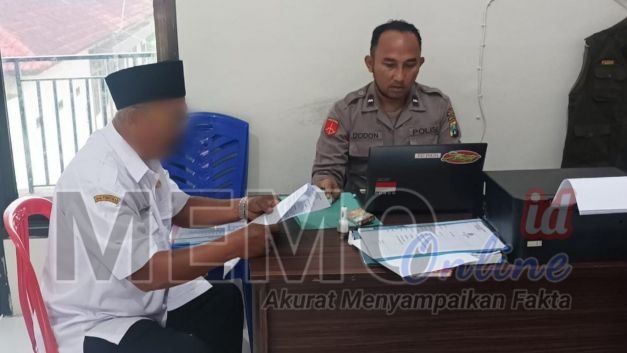 Foto : Tersangka MFT saat diperiksa di ruang Satreskrim Polres Sampang 