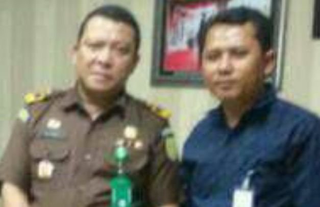 Foto kanan: Syaifuddin, ketua Lembaga Swadaya Masyarakat LIPK Sumenep.