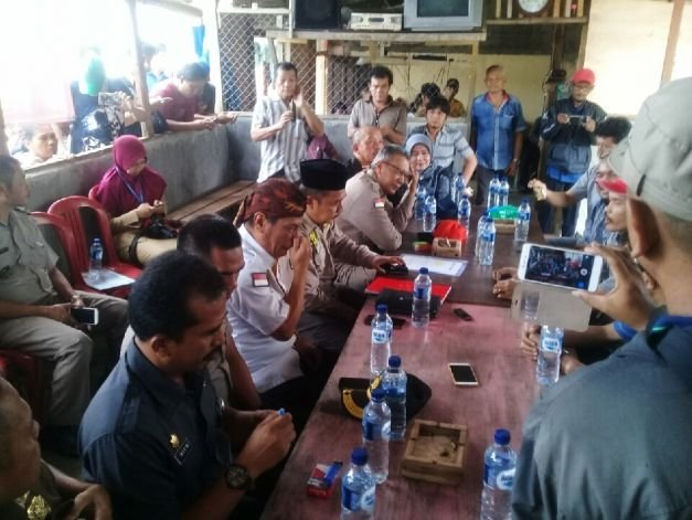 Komisi I DPRD Provinsi Jawa Barat Meninjau Lokasi Lahan Yang Nantinya Akan Dibangun Depo Light Rail Transit (LRT) Di Jatimulya, Kecamatan Tambun Selatan Kabupaten Bekasi, Selasa (24/4/2018).
