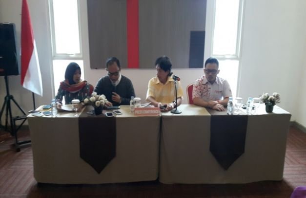 Foto : Managemen Hotel Front One Pamekasan saat Press Conference
