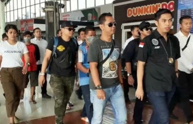 Foto: tersangka penyelundupan sabu saat tiba bandara soetta jakarta