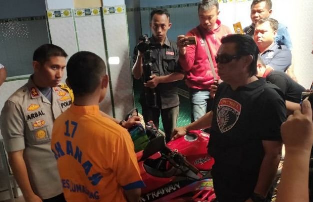 Foto: tersangka pengidar pil koplo yang ditangkap Tim Cobra Polres Lumajang