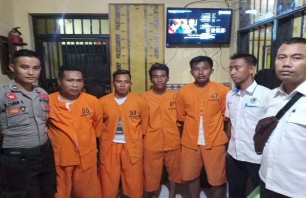 Foto: empat tersangka narkoba saat diamankan dimapolres sumenep