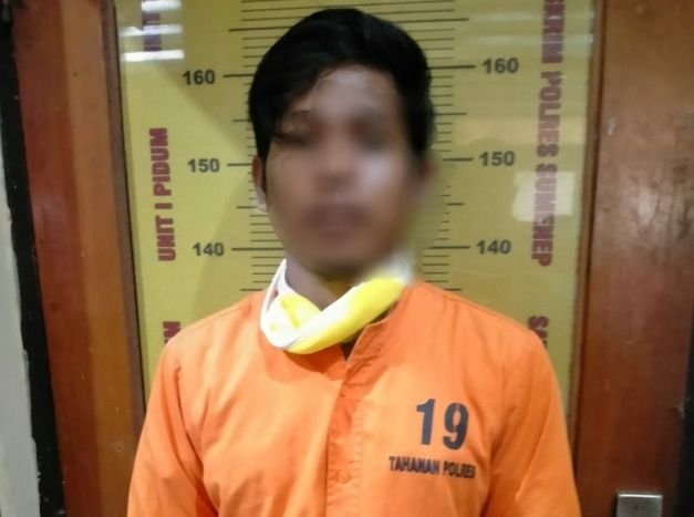 Foto: Apes, M Zakarzi di tahan Polres Sumenep.