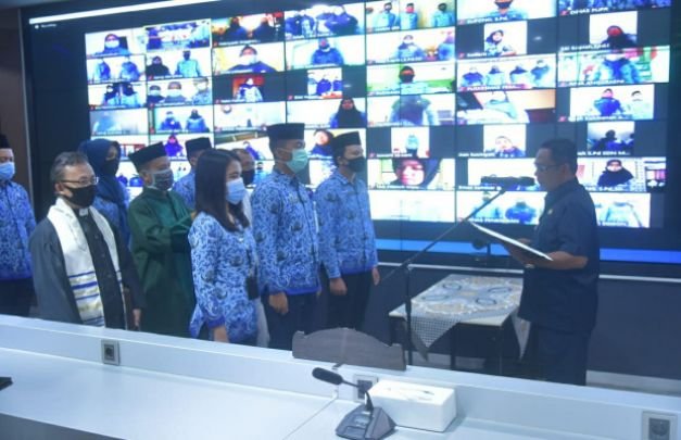 Foto : Prosesi pelantikan oleh Bupati Bekasi