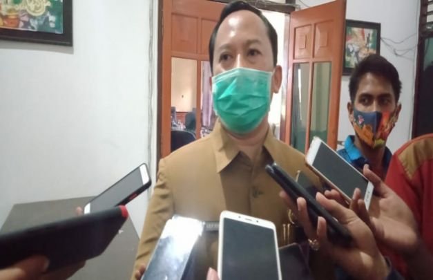 Foto: Kepala Dispertahortbun Sumenep Arif Firmanto saat diwawancara