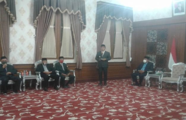 Foto: Bupati Pamekasan saat memberikan sambutan pelantikan dan pengambilan sumpah jabatan pejabat tinggi pratama dan pengawas Dispendukcapil