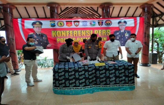 Foto : Kapolres Pamekasan saat gelar konfrensi pers. Rabu 21 September 2022 Sore. 