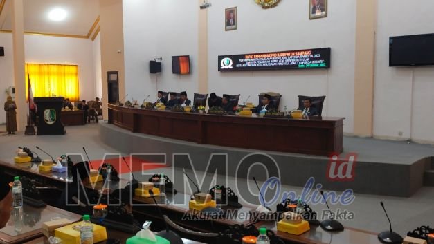 Rapat Paripurna DPRD Sampang di aula DPRD setempat 