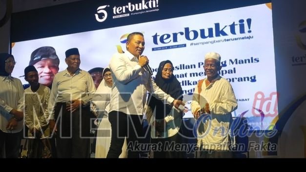 Foto : Bupati Sampang H Slamet Junaidi saat berpamitan kepada masyarakat Sampang 