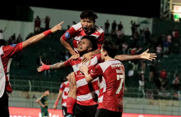Foto: Selebrasi Gol Jaja 