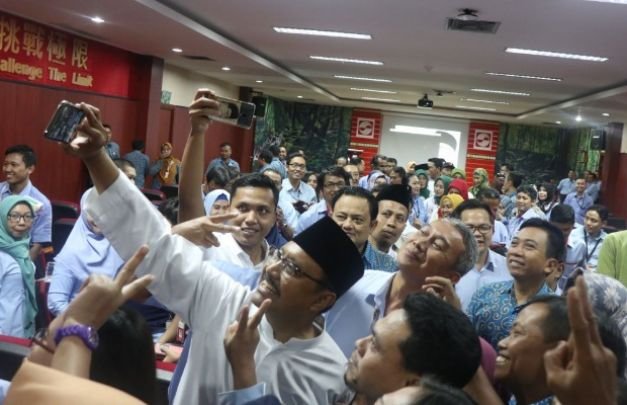 Foto: Gus Ipul saat blusukan pasar