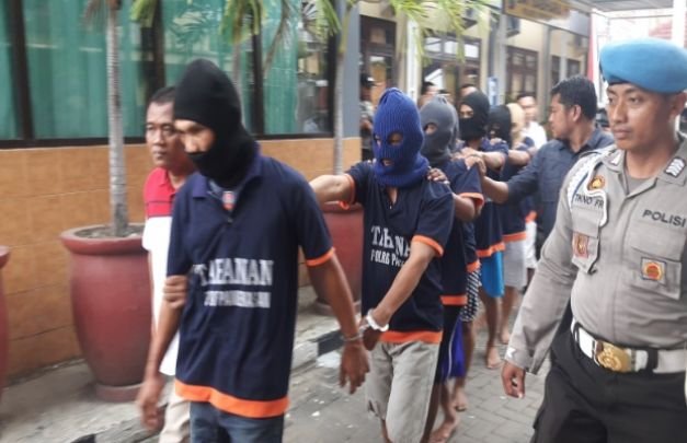 Foto saat Membawa Tersangka ke Satreskim Polres Pamekasan