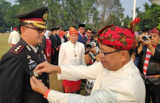 Foto: Sat Narkoba Polres Jakbar saat dianugerahi  Penghargaan oleh Menristekdikti 
