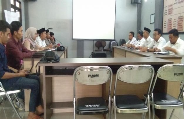 Foto : LSM PIAR Saat Audensi di Dinas PUPR Sampang