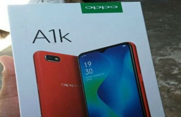 Foto : Kemasan  kosong, Kardus Handphone milik korban, Tegar